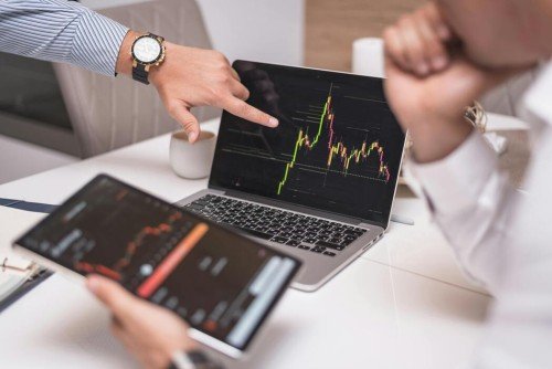 Lo Que Las Firmas Líderes Hacen Diferente con Herramientas de Trading